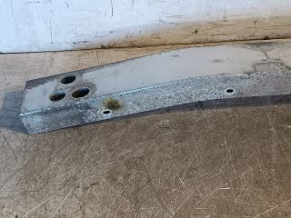 bontott TOYOTA PRIUS Első Lökhárító Merevítő (Fém)