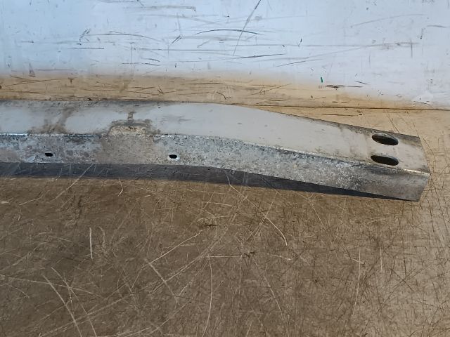 bontott TOYOTA PRIUS Első Lökhárító Merevítő (Fém)