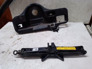 bontott TOYOTA PRIUS Emelő