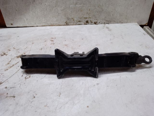 bontott TOYOTA PRIUS Emelő