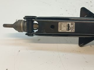 bontott TOYOTA PRIUS Emelő