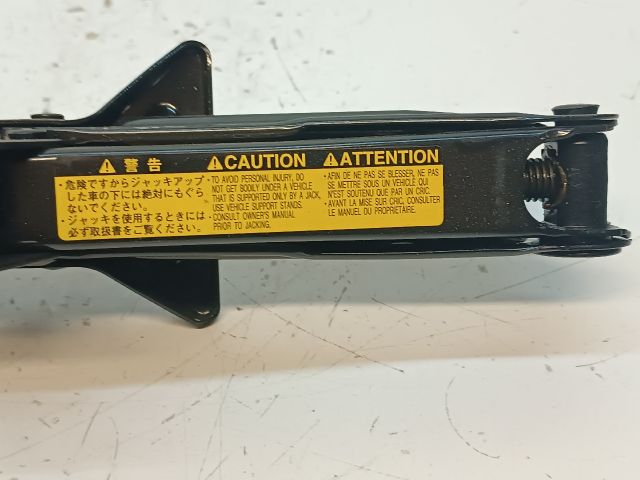 bontott TOYOTA PRIUS Emelő