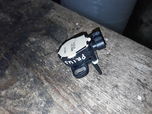 bontott TOYOTA PRIUS Fék Pedál Kapcsoló