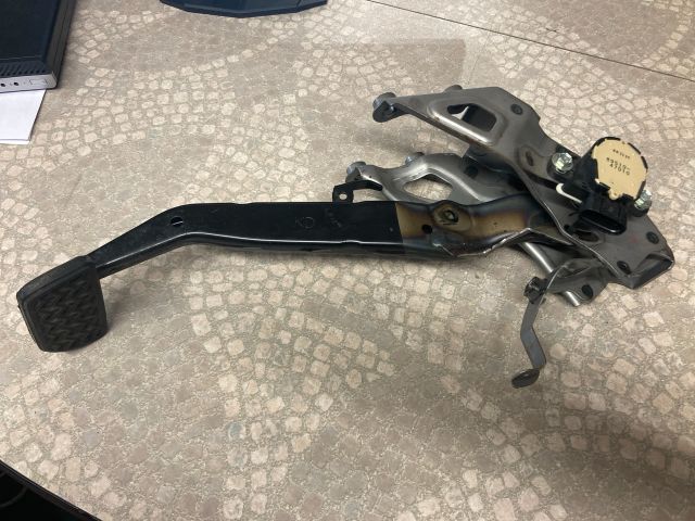 bontott TOYOTA PRIUS Fékpedál