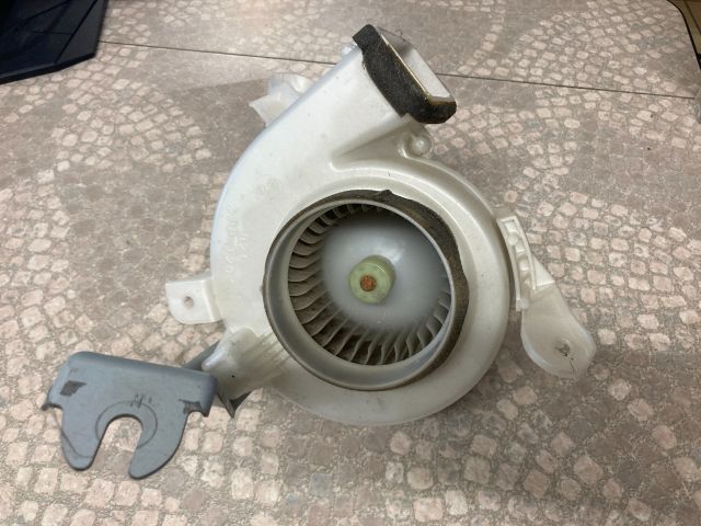 bontott TOYOTA PRIUS Fűtőmotor (Klímás)