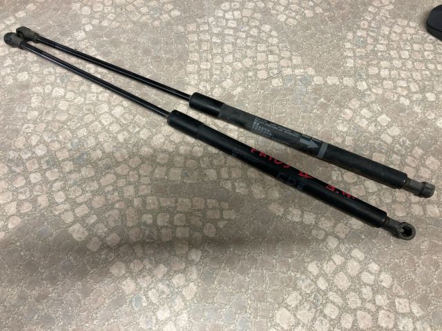 bontott TOYOTA PRIUS Gázrugós Kitámasztó Teleszkóp Pár Csomagtérajtó