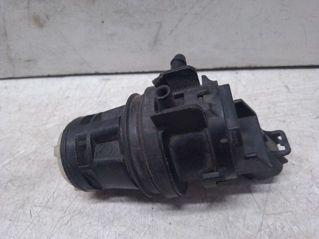 bontott TOYOTA PRIUS Hátsó Ablakmosó Szivattyú