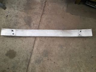 bontott TOYOTA PRIUS Hátsó Lökhárító Merevítő (Fém)