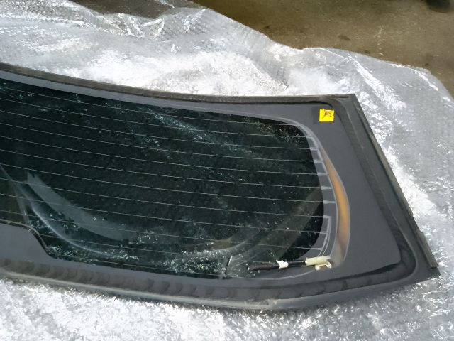 bontott TOYOTA PRIUS Hátsó Szélvédő