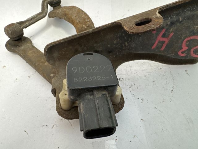 bontott TOYOTA PRIUS Hátsó Xenon Szintszabályzó Jeladó