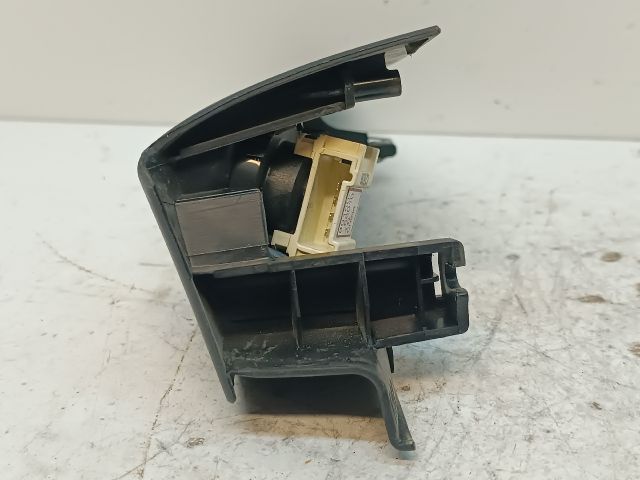 bontott TOYOTA PRIUS Jobb A Oszlop Hangszóró Burkolat