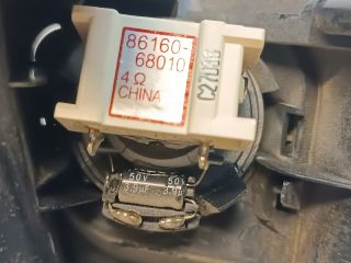 bontott TOYOTA PRIUS Jobb A Oszlop Hangszóró Burkolat