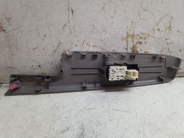 bontott TOYOTA PRIUS Jobb első Ablakemelő Kapcsoló