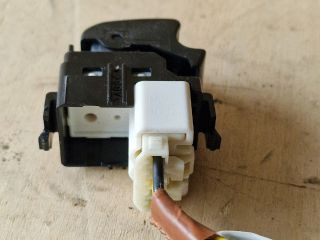 bontott TOYOTA PRIUS Jobb első Ablakemelő Kapcsoló