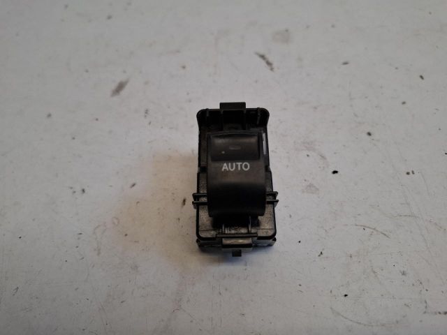 bontott TOYOTA PRIUS Jobb első Ablakemelő Kapcsoló