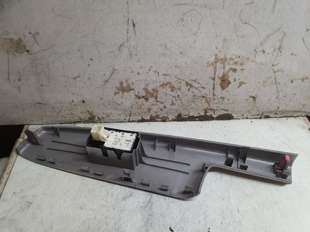 bontott TOYOTA PRIUS Jobb első Ablakemelő Kapcsoló