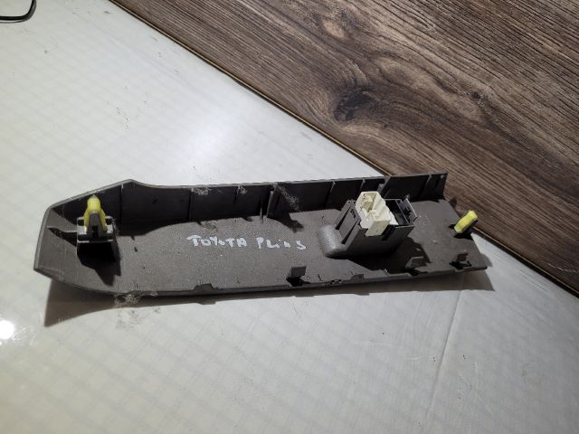 bontott TOYOTA PRIUS Jobb első Ablakemelő Kapcsoló