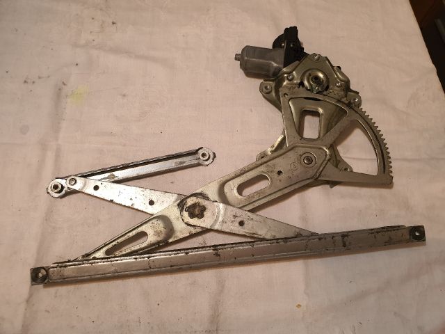 bontott TOYOTA PRIUS Jobb első Ablakemelő Szerkezet (Elektromos)