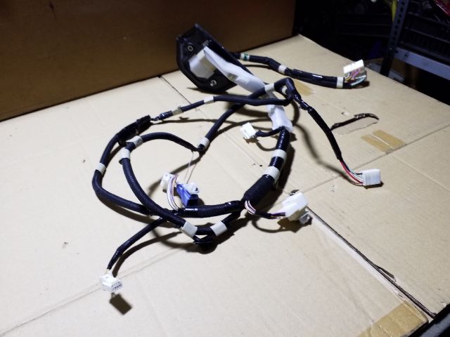 bontott TOYOTA PRIUS Jobb első Ajtó Kábelköteg