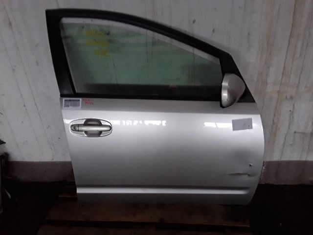 bontott TOYOTA PRIUS Jobb első Ajtó (Részeivel)