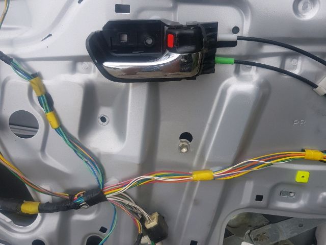 bontott TOYOTA PRIUS Jobb első Ajtó (Üres lemez)