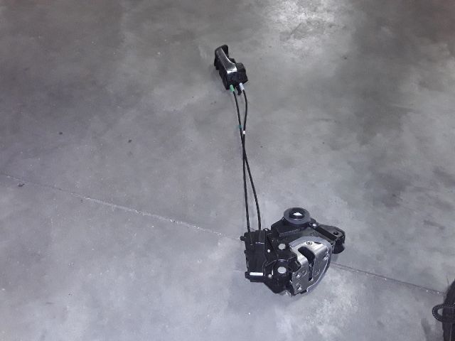 bontott TOYOTA PRIUS Jobb első Ajtózár