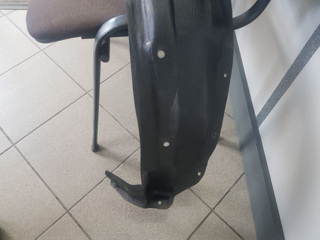 bontott TOYOTA PRIUS Jobb első Első Dobbetét (Kerékjárati, Műanyag)