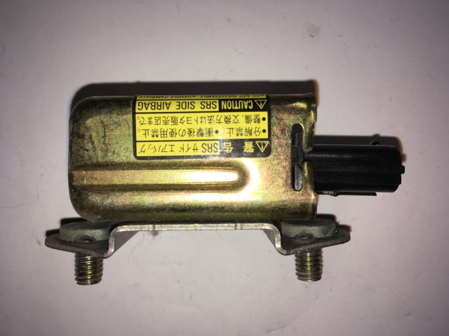 bontott TOYOTA PRIUS Jobb első Oldal Ütközés Érzékelő