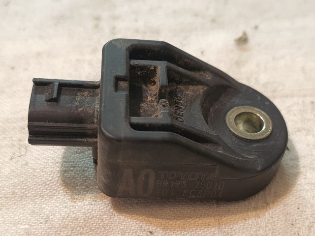 bontott TOYOTA PRIUS Jobb első Oldal Ütközés Érzékelő