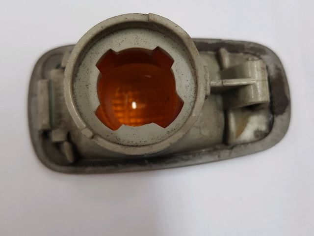 bontott TOYOTA PRIUS Jobb első Sárvédő Irányjelző