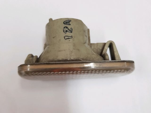 bontott TOYOTA PRIUS Jobb első Sárvédő Irányjelző