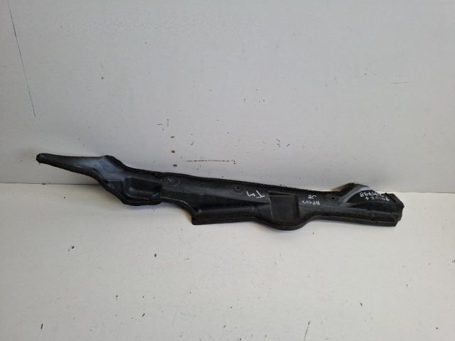 bontott TOYOTA PRIUS Jobb első Sárvédő Zajszigetelés