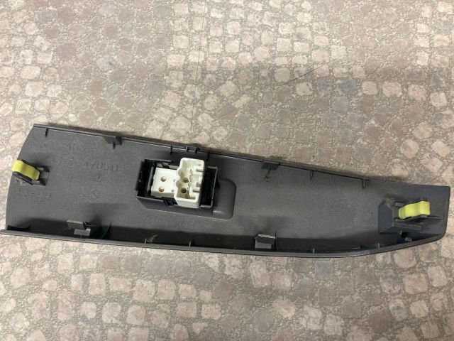 bontott TOYOTA PRIUS Jobb hátsó Ablakemelő Kapcsoló