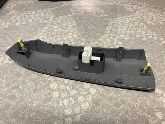 bontott TOYOTA PRIUS Jobb hátsó Ablakemelő Kapcsoló