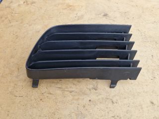 bontott TOYOTA PRIUS Jobb Ködlámpa Rács