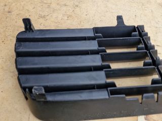 bontott TOYOTA PRIUS Jobb Ködlámpa Rács