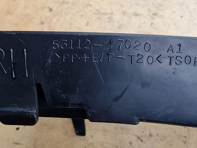 bontott TOYOTA PRIUS Jobb Ködlámpa Rács