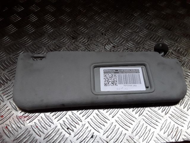 bontott TOYOTA PRIUS Jobb Napellenző