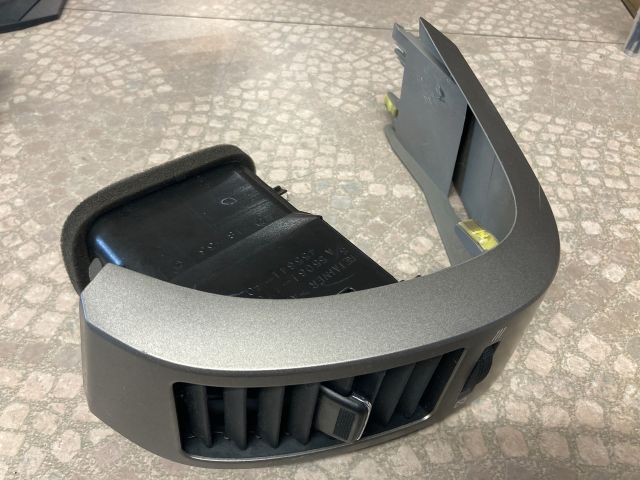 bontott TOYOTA PRIUS Jobb Szellőző