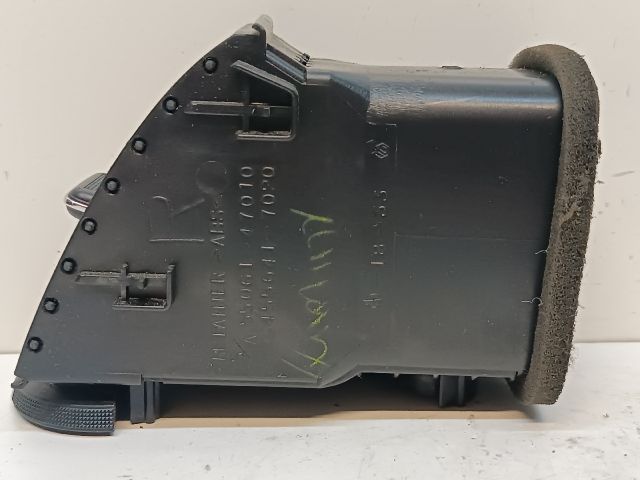 bontott TOYOTA PRIUS Jobb Szellőző