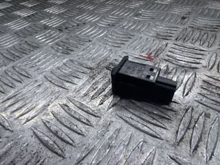 bontott TOYOTA PRIUS Kapcsoló (Magában)