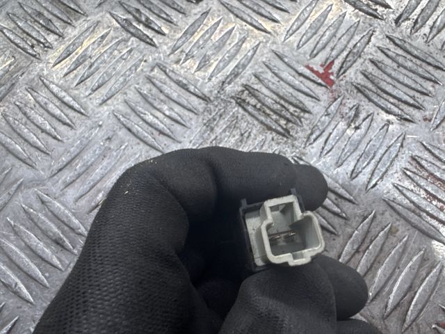 bontott TOYOTA PRIUS Kapcsoló (Magában)