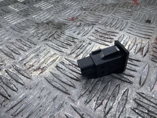 bontott TOYOTA PRIUS Kapcsoló (Magában)