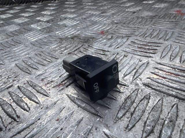 bontott TOYOTA PRIUS Kapcsoló (Magában)