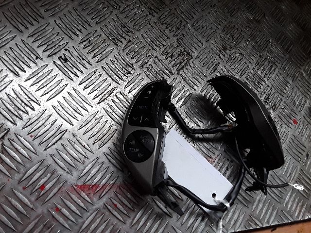 bontott TOYOTA PRIUS Kapcsoló (Magában)