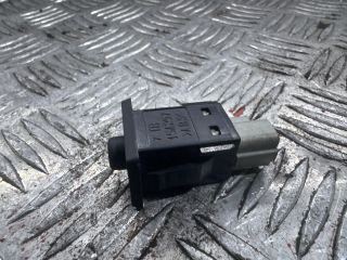 bontott TOYOTA PRIUS Kapcsoló (Magában)