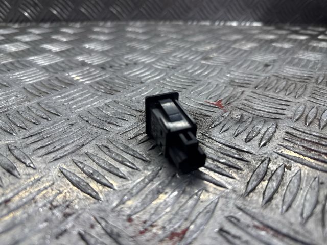 bontott TOYOTA PRIUS Kapcsoló (Magában)