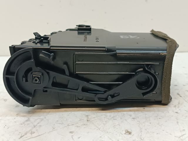 bontott TOYOTA PRIUS Középső Bal Szellőző