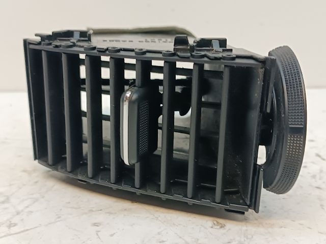 bontott TOYOTA PRIUS Középső Bal Szellőző