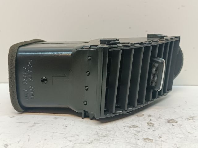 bontott TOYOTA PRIUS Középső Bal Szellőző